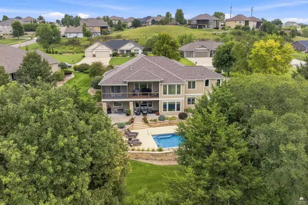 3616 Vanesta DR, Manhattan, KS 66503