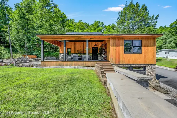 16 Colvin RD, Dalton, PA 18414