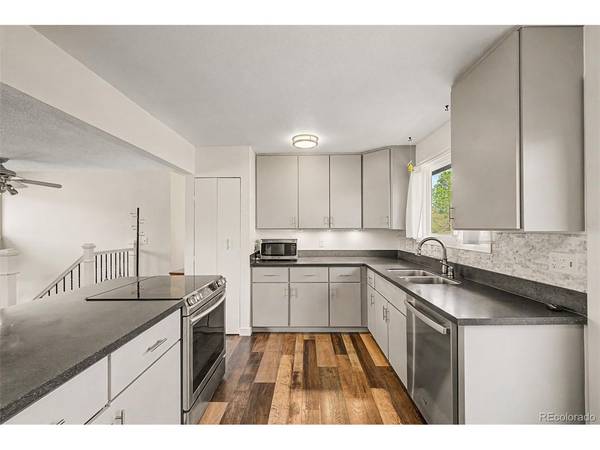 18962 W 60th, Golden, CO 80403