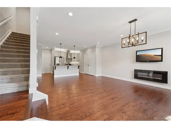 793 Robert, Longmont, CO 80503