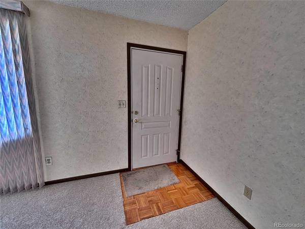 745 Mobile, Aurora, CO 80011