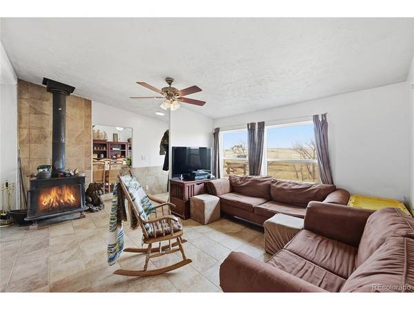9151 Sun Country, Elizabeth, CO 80107