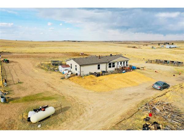 9151 Sun Country, Elizabeth, CO 80107