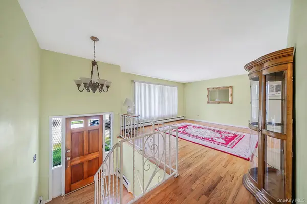 4007 Clark ST, Seaford, NY 11783