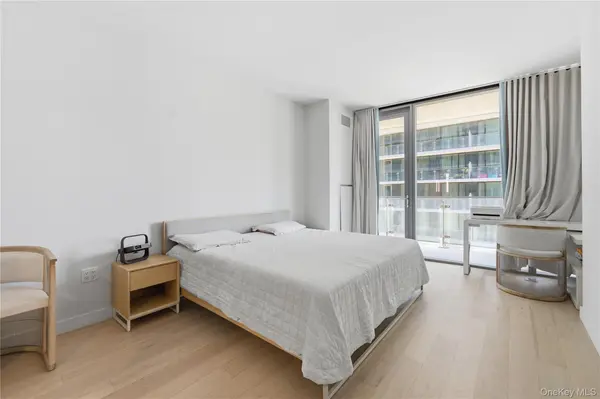 131-01 40th RD #11A, Flushing, NY 11354
