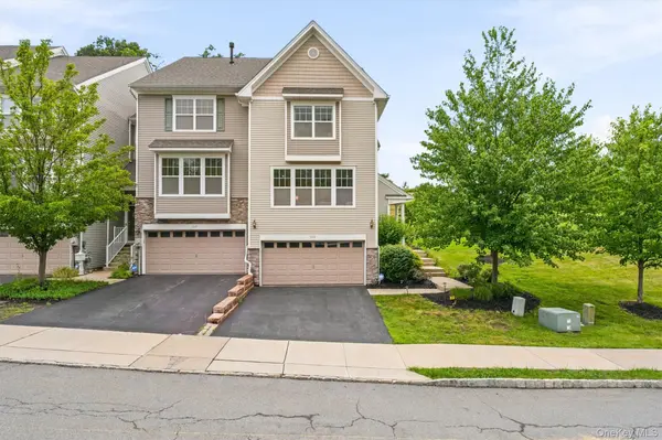 2608 Hawthorn WAY, New Windsor, NY 12553