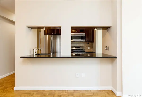 4-74 48Th AVE #15C, Long Island City, NY 11109