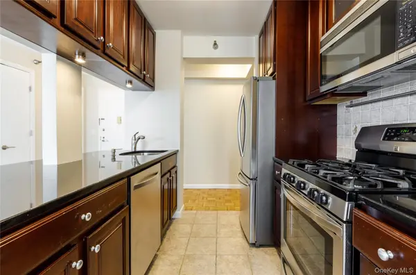 4-74 48Th AVE #15C, Long Island City, NY 11109