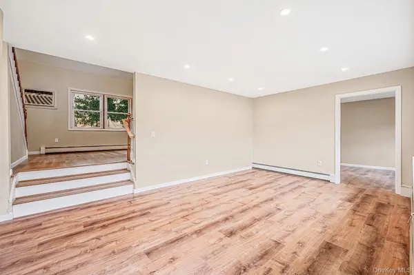 532 French AVE, North Babylon, NY 11703