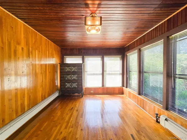 56-16 212 ST, Bayside, NY 11364