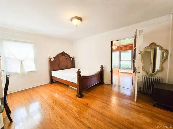 56-16 212 ST, Bayside, NY 11364