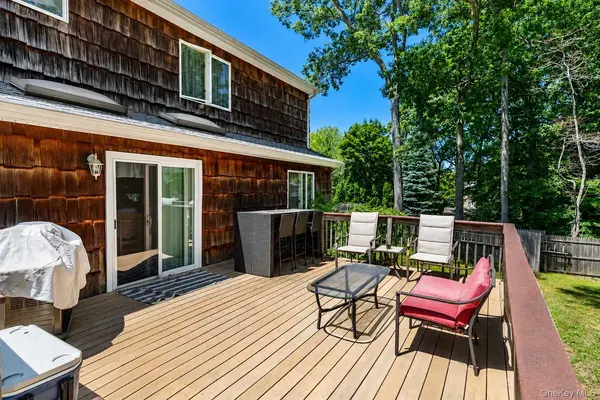 5 Leon CT, Centereach, NY 11720