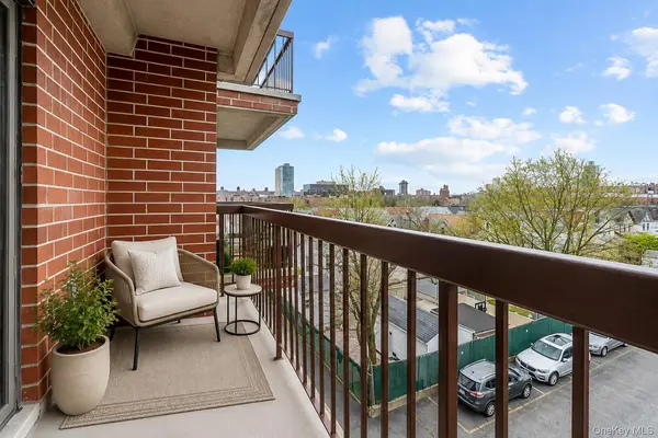 87-30 62nd AVE #4G, Rego Park, NY 11374