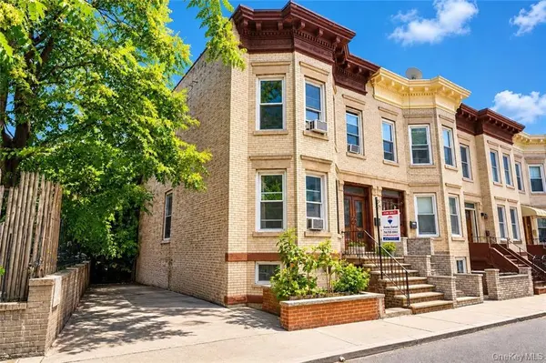 82 Kermit PL, Brooklyn, NY 11218