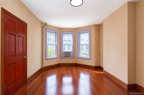 82 Kermit PL, Brooklyn, NY 11218