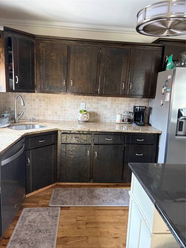 30 Stone BLVD, Massapequa, NY 11758