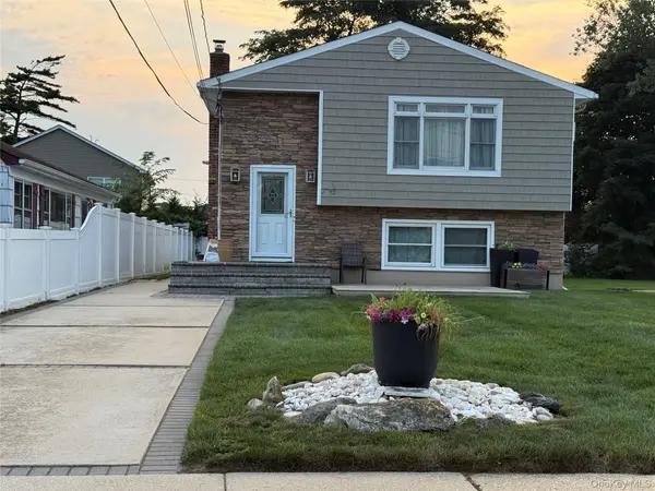 30 Stone BLVD, Massapequa, NY 11758