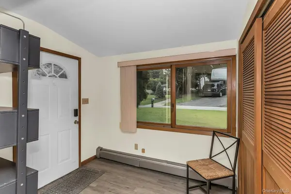 176 N Side RD, Wading River, NY 11792