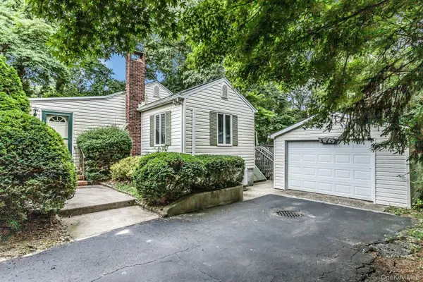 176 N Side RD, Wading River, NY 11792