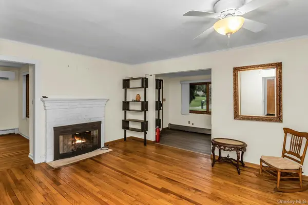 176 N Side RD, Wading River, NY 11792
