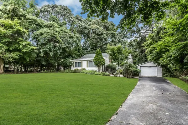 176 N Side RD, Wading River, NY 11792