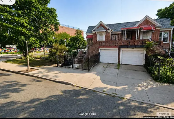 4805 Poyer ST, Elmhurst, NY 11373