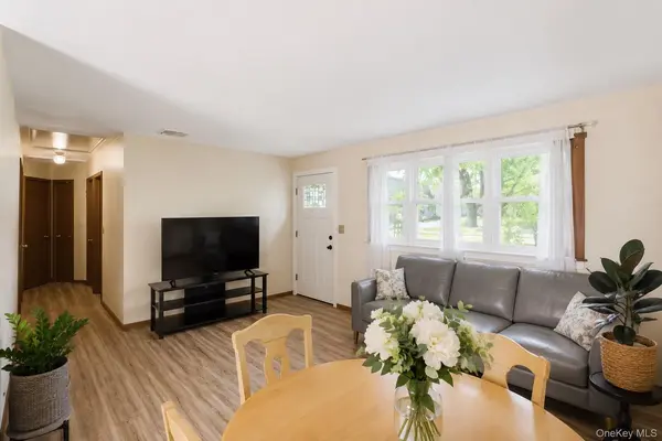 1016 Howells RD, Bay Shore, NY 11706