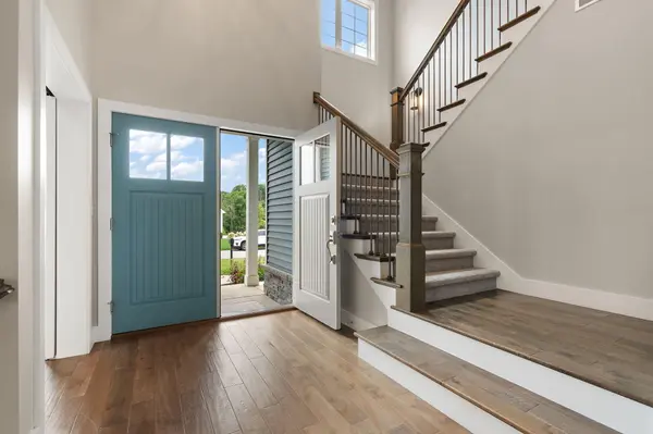 326 W Houghton DR, Valparaiso, IN 46385