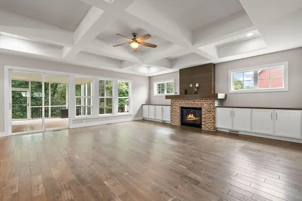 326 W Houghton DR, Valparaiso, IN 46385