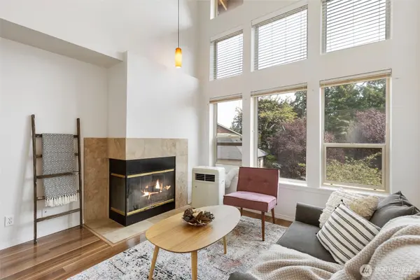 4707 NW Walgren DR #B-203, Silverdale, WA 98383