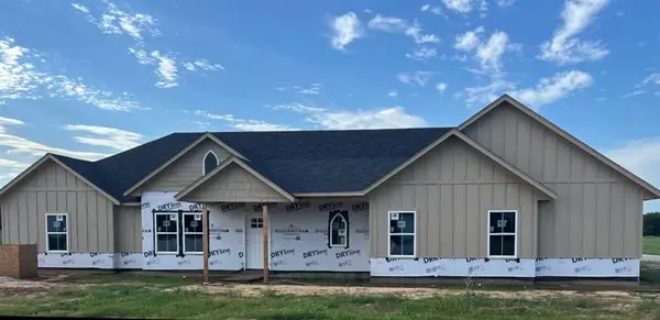 4600 Red Bird RD, Shawnee, OK 74804