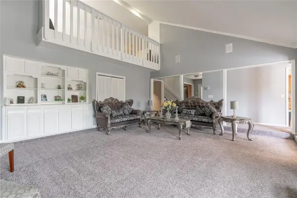 6209 Inland RD, Warr Acres, OK 73132