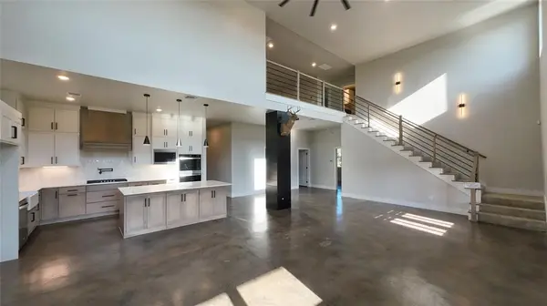 17210 E Coffee Creek RD, Luther, OK 73054