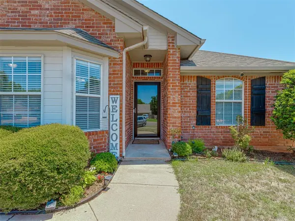 700 Taber LN, Edmond, OK 73003