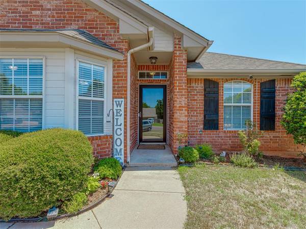 700 Taber LN, Edmond, OK 73003