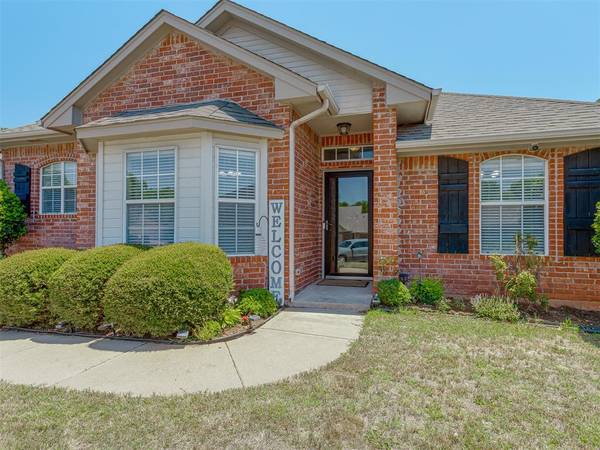 700 Taber LN, Edmond, OK 73003