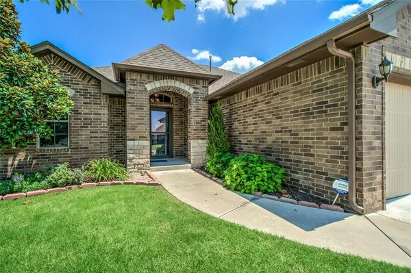 7204 Stinchcomb DR, Oklahoma City, OK 73132