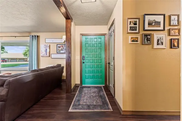 2121 Lyle RD, Weatherford, OK 73096