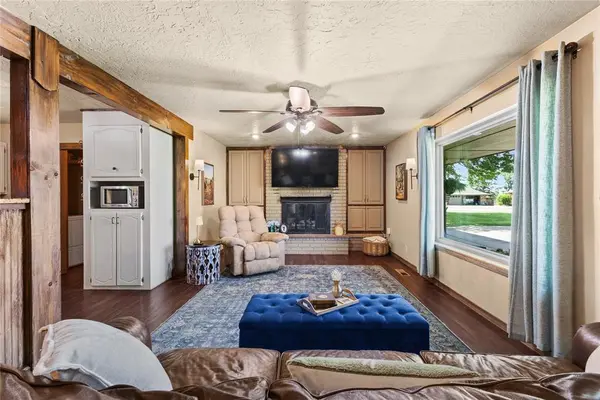 2121 Lyle RD, Weatherford, OK 73096