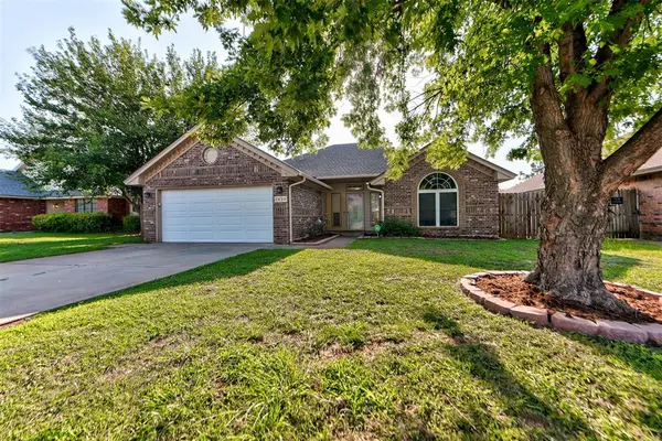 2620 Sequoyah AVE, Moore, OK 73160