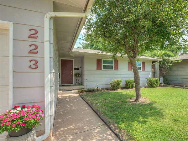 223 W 5th ST, Edmond, OK 73003