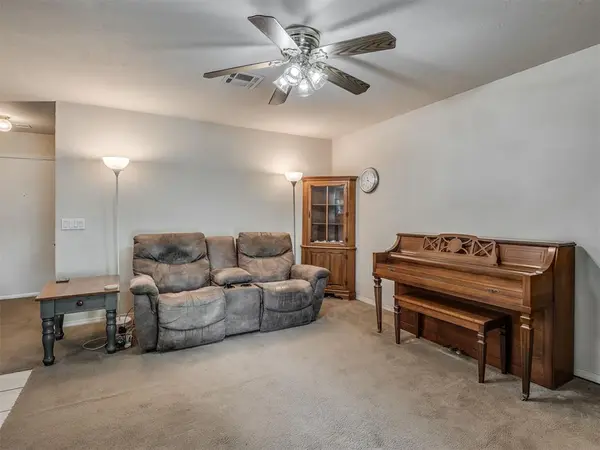 223 W 5th ST, Edmond, OK 73003