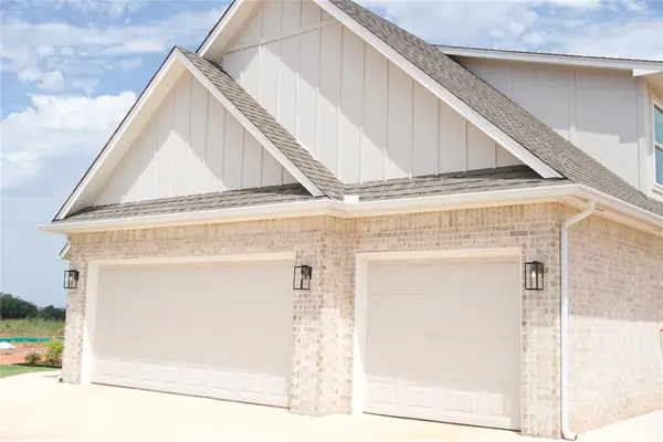 9325 SW 37th ST, Oklahoma City, OK 73179