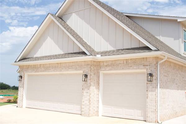 9325 SW 37th ST, Oklahoma City, OK 73179