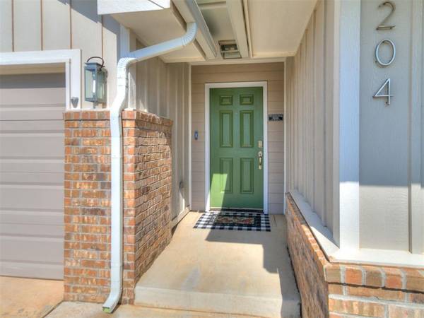 9204 Anaum LN, Yukon, OK 73099