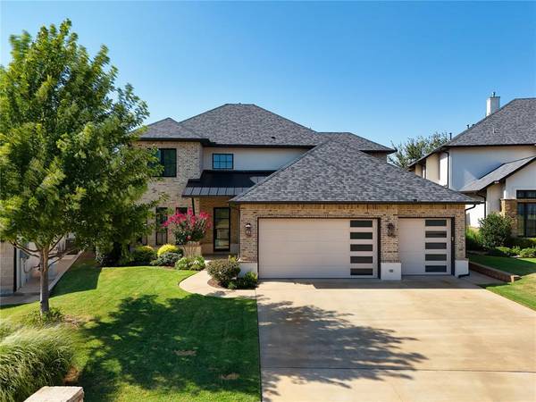 449 Saint Claire DR, Edmond, OK 73025