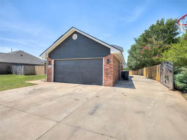 2705 E Hills DR, Oklahoma City, OK 73160