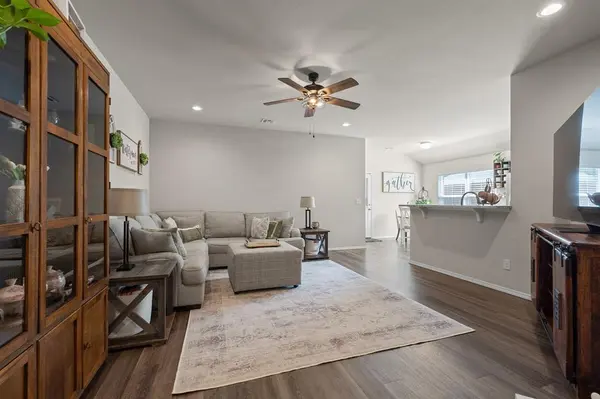 1316 Dustin DR, Edmond, OK 73003