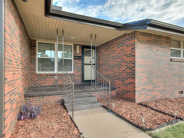 101 NE 5th ST, Moore, OK 73160