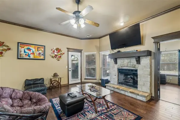 523 Woods WAY, Moore, OK 73160
